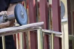 دستگاه پرداخت‌کاری فلز