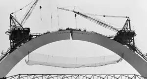 آسانسور طاق دروازه